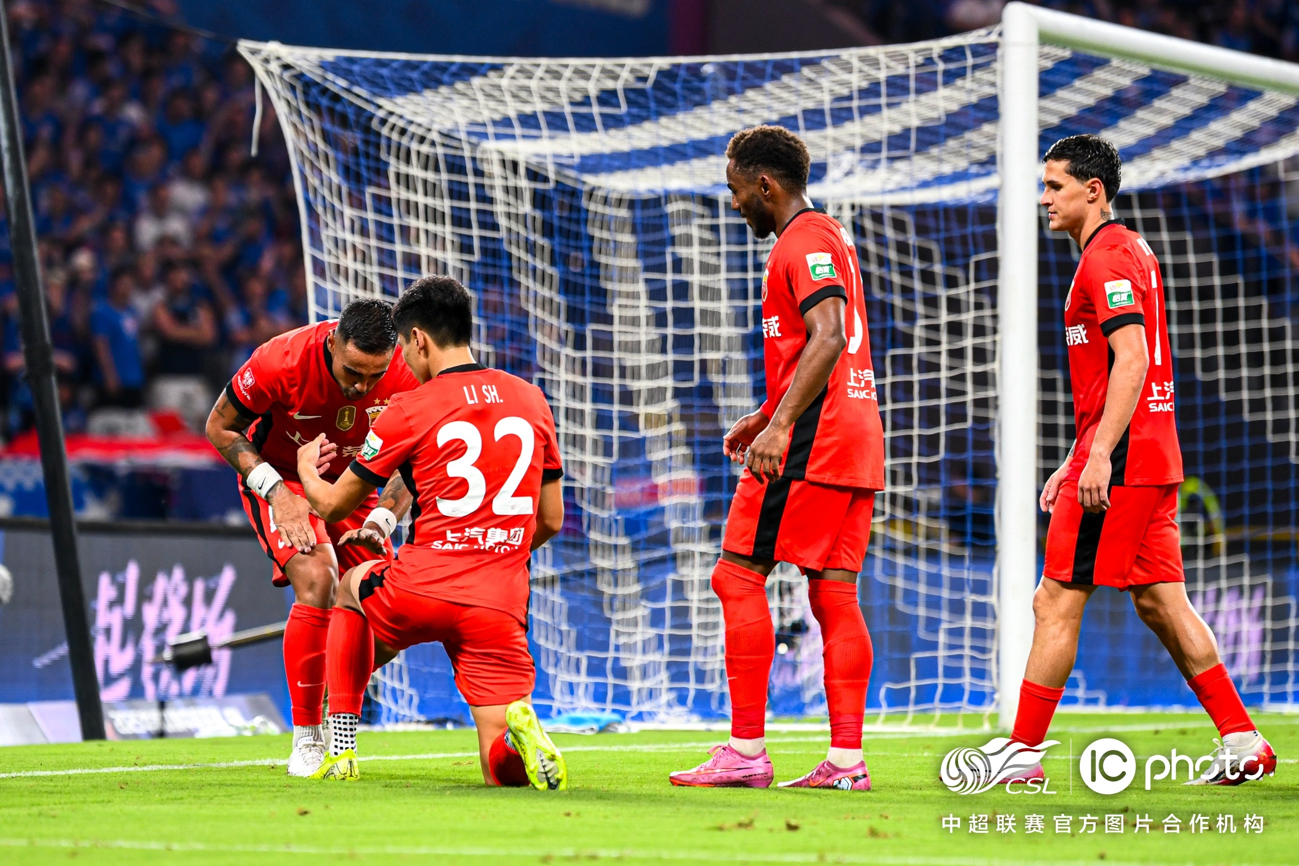 扑克游戏-阿尔滨队将与上海绿地申花在顶级比赛中对抗